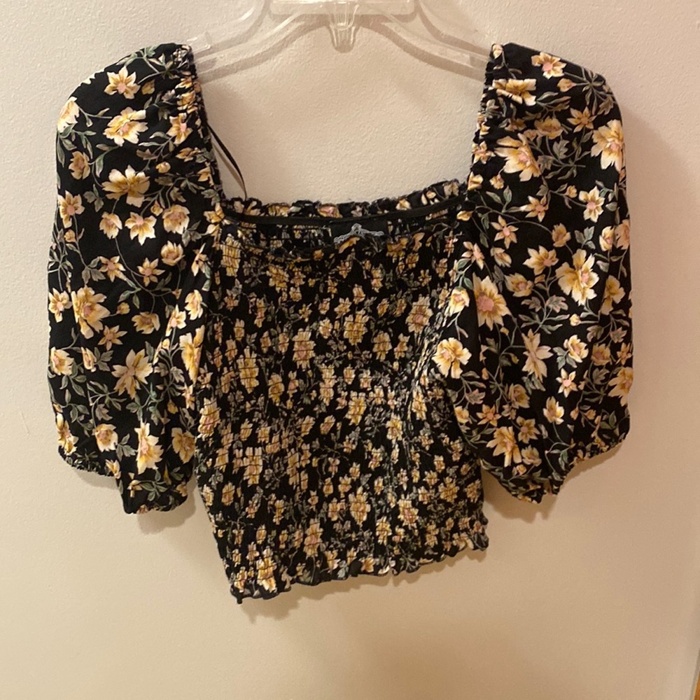 NWT black floral blouse size small